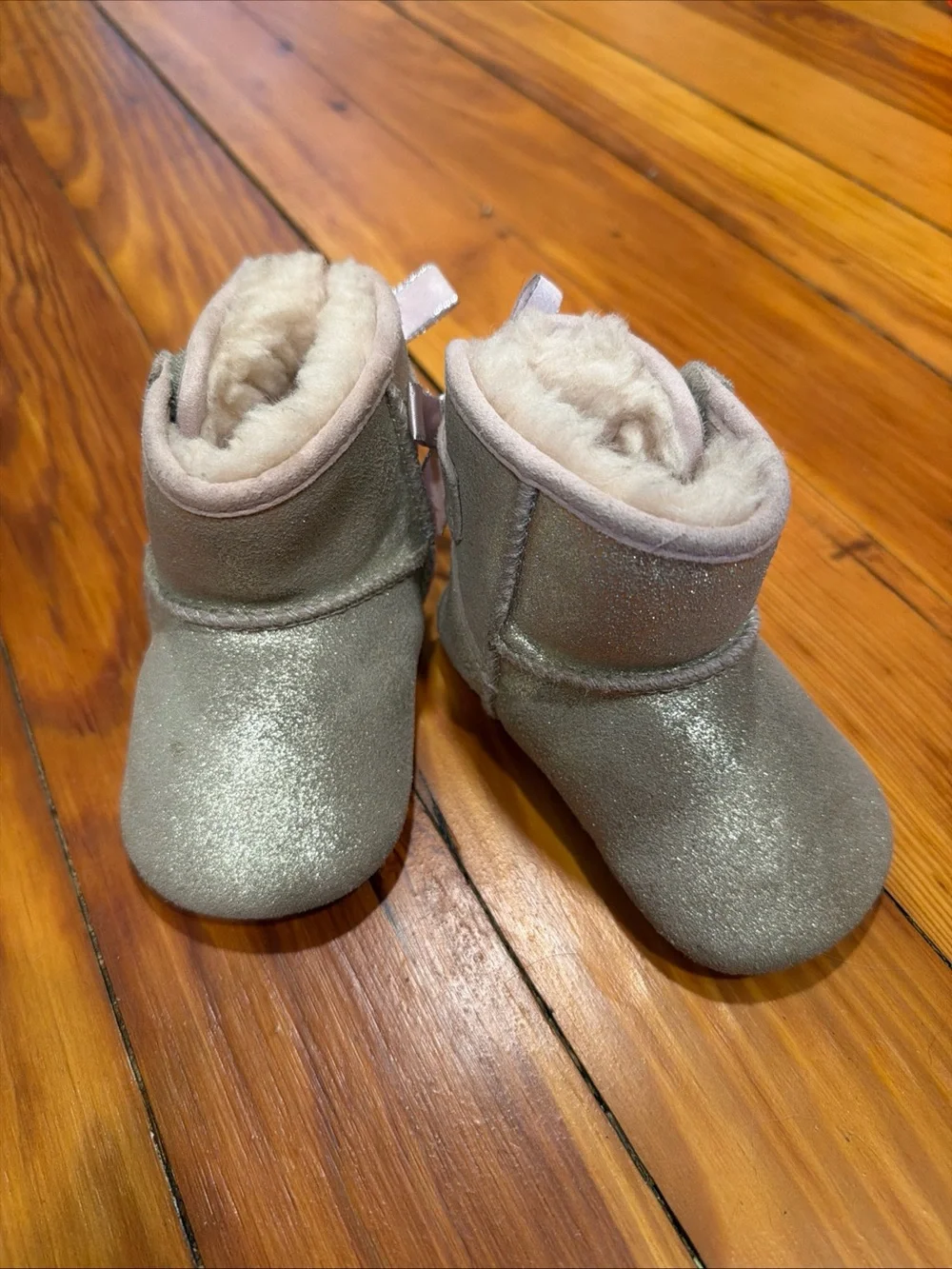 UGG Baby Girl's 2/3 Jesse Bow II Metallic Gold Booties